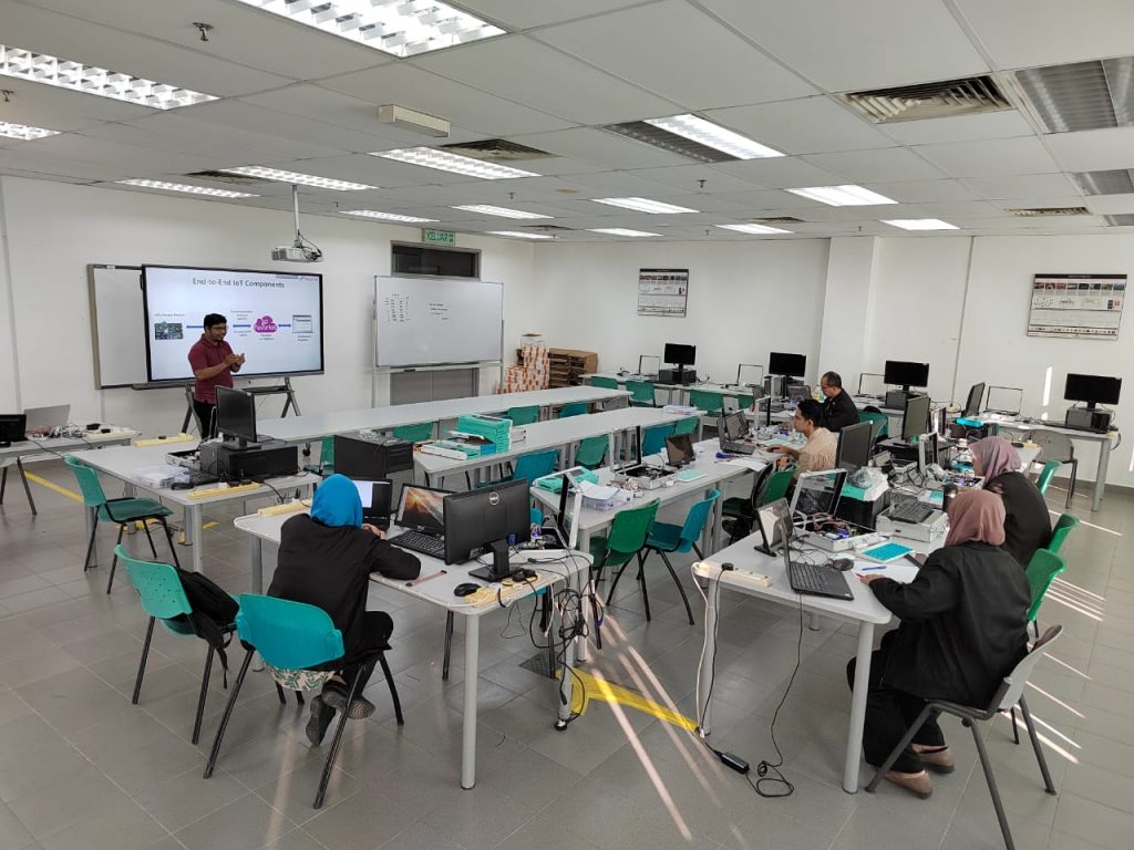 Embracing the Future with IoT: Favoriot’s Exclusive Workshop for GMI Lecturers